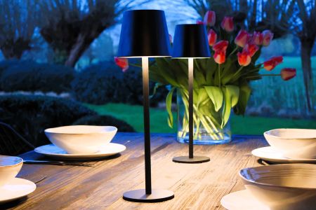 hoofdbeeld_draadloze_dimbare_led_tafellamp_black.jpg