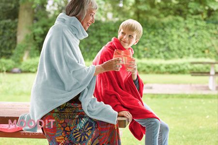 W24176_moodit_basics_fw24_hoofdbeeld_poncho.jpg